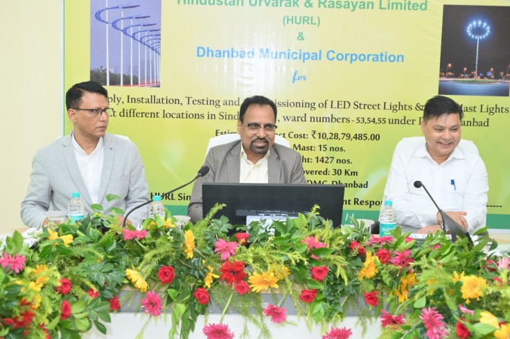 HURL and Dhanbad Municipal Corporation Ink MoU to Light Up 30 km of Sindri with LED and High Mast Lights under CER Initiative