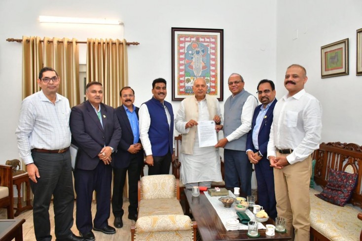 Ensuring fertilizer availability HURL MD meets UP Agriculture Minister with industry delegation